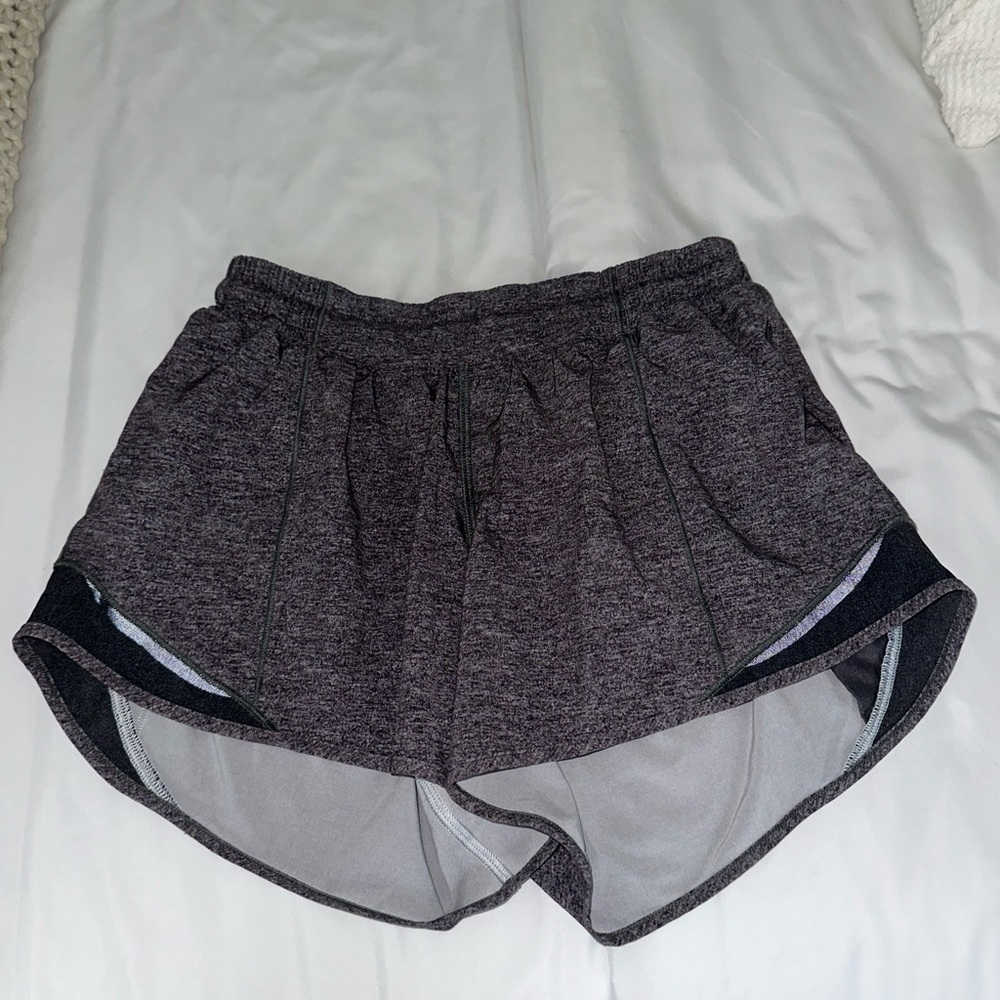 Lululemon Hotty Hot shorts size 6 tall like new